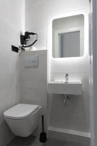 Hostal Excelsior - image 13