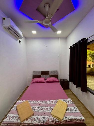 Deluxe Double or Twin Room with Pool View image 2