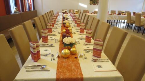 Étterem, Gasthof zur Sonne in Jettingen-Scheppach