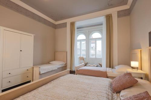 Superior Apartment image 7