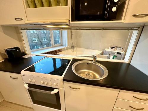 Hot tub, Central Location Apartment with Wide Bath in Torupilli