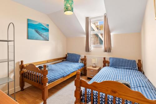 Three-Bedroom Apartment image 6