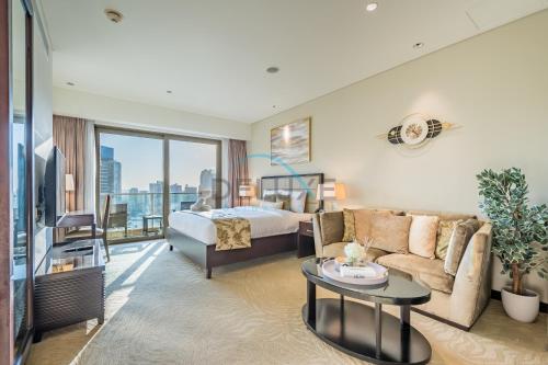 Lovely Studio in The Address Residence Dubai Marina by Deluxe Holiday Homes, Dubaj