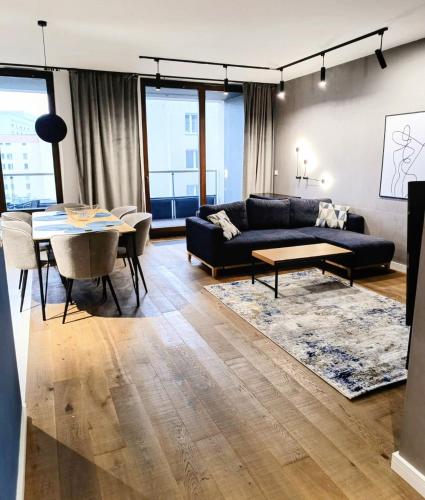 Spacious & Modern 3BR-2BA Apt, Warsaw