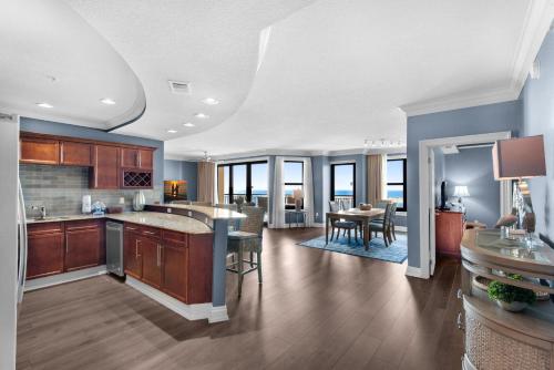 Emerald Grande W625 near Dewey Destin Harborside