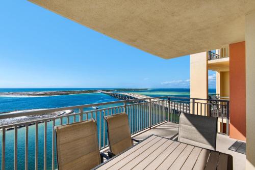 Emerald Grande W625 near Dewey Destin Harborside