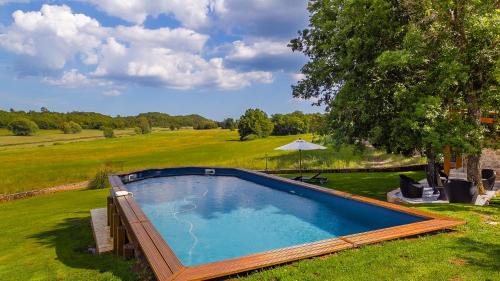 La Tour d'Enguernes - Accommodation - Montmeyan