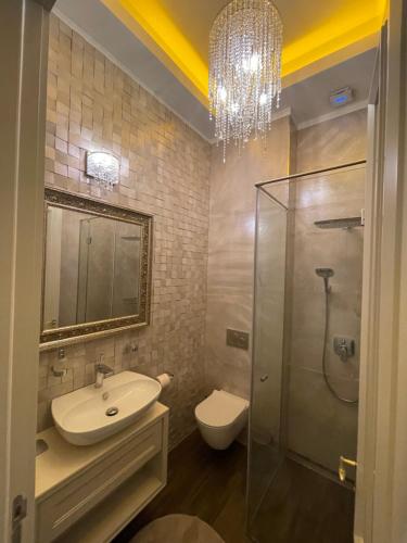 Basilica view three bedrooms prime apartment with free parking - image 9