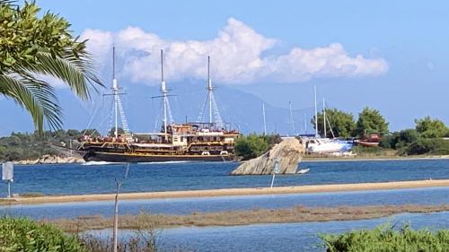 DREAM VIEW LIVARI beachfront DREAM VIEW LIVARI beachfront