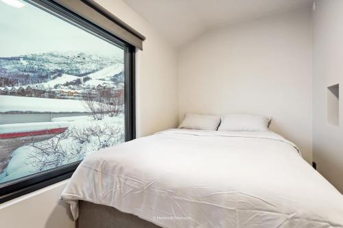 Moderne hus med flott beliggenhet og nærhet til Narvikfjellet og byen Moderne hus med flott beliggenhet og nærhet til Narvikfjellet og byen