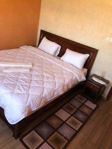 2 bedrooms, 6 beds