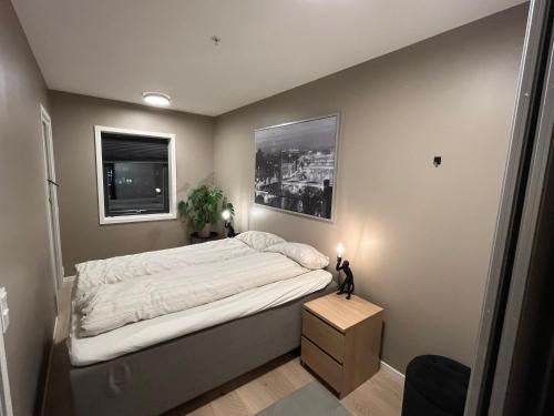 Top modern, big balcony, fully equipped, free parking, in family friendly area in 布耶爾克