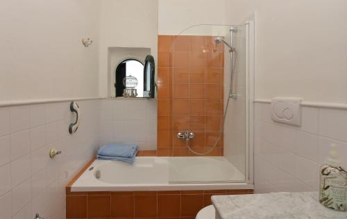 Deluxe Double Room with Balcony and Sea View image 10