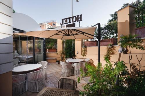 Sourire Hotel - image 5