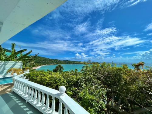 Alrededores, Palm house in Friendship