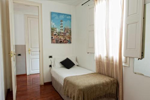 MH Apartments Tetuan, Барселона (фото 10)