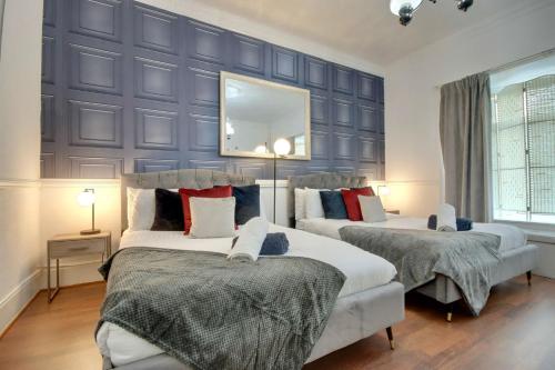 Portsmouth Maisonette with 5 Beds and Pool Table