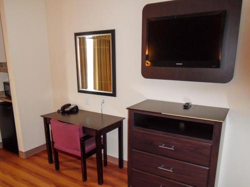 Motel 6-Fort Worth, TX Motel 6 Fort Worth is perfectly located for both business and leisure guests in Fort Worth (TX). Offering a variety of facilities and services, the hotel provides all you need for a good nights sleep
