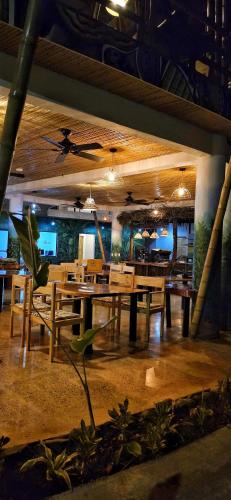 Restoran, Bonding Coffee Roaster Café & Hotel (Bonding Coffee Roaster Cafe & Hotel) in Quepos