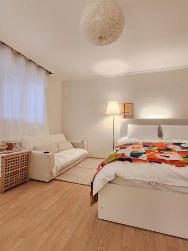 Dohwa Stay - New Open AREX, 3mins to Gongdeok Station, Seoul (photo 6)