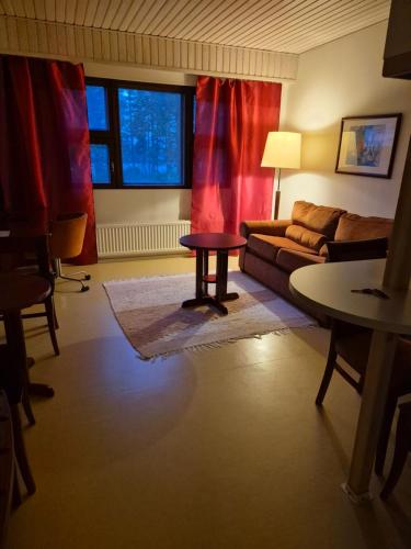 Spacious 4BR Apartment Särkilahti (Spacious 4BR Apartment Sarkilahti) in 萨翁林纳