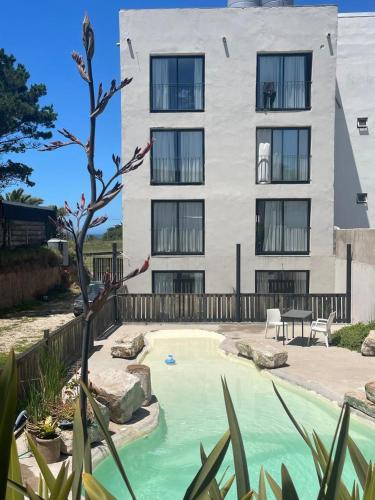 Exterior view, Faro Aparts in Bosque Peralta Ramos