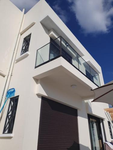 Three-Bedroom Villa image 6