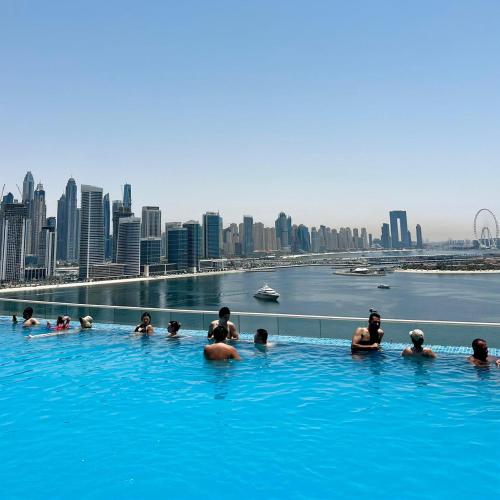 Apartment on Palm Jumeirah Beach Parking, Dubaï