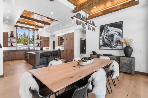 Brand New Eagles Nest Property in Silverthorne, USA