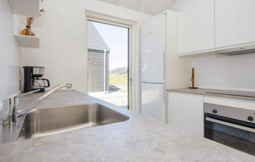 Kitchen, Awesome Home In Rømø With Wifi in Kongsmark