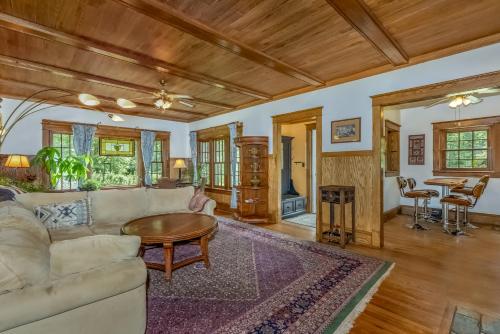 Rose & Thorne in Gardiner (NY)