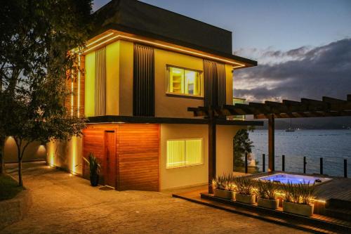 A szálláshely kívülről, Casa à Beira-mar, com Spa e Vista Deslumbrante no Ribeirão da Ilha em Florianópolis (Casa a Beira-mar, com Spa e Vista Deslumbrante no Ribeirao da Ilha em Florianopolis) in Ribeirao da Ilha