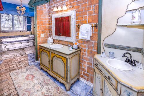 Adobe Grand Villas - image 2