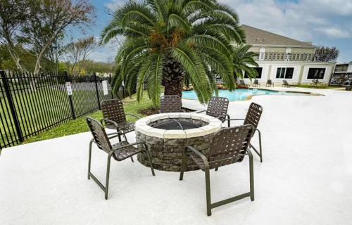 CaseyOFListings in Highlands (TX)