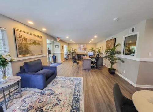 CaseyOFListings in Highlands (TX)