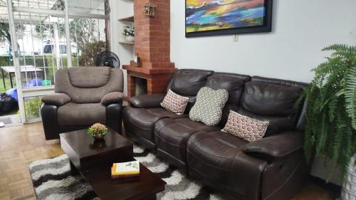 Casa 3 habitaciones, 3 camas, jardín (Casa 3 habitaciones, 3 camas, jardin) in คีปิคาปา