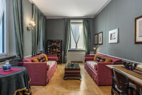 Brera Vicolo Fiori, Milan