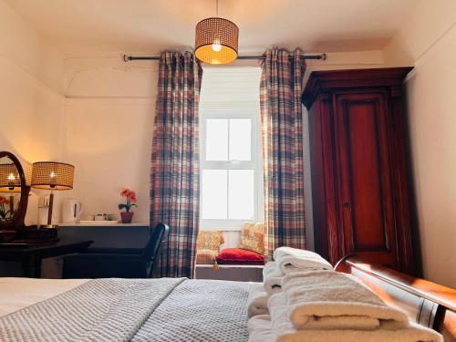 Clarence Quarters Vintage Seafront Adults Only Guest House - image 2