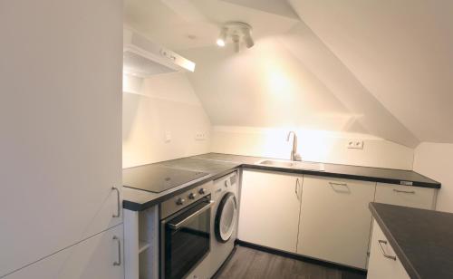 廚房, Moderne Wohnung nach Sanierung in 阿爾斯多夫