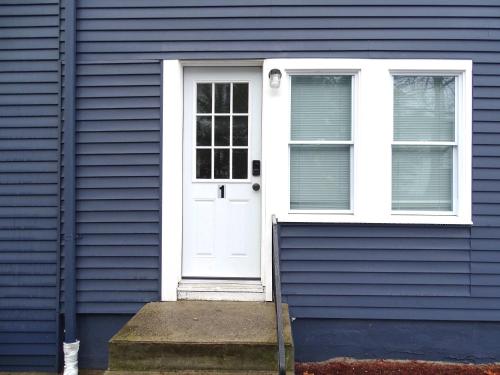 3 Bed Apartment in Quiet Neighborhood in Natick (MA)