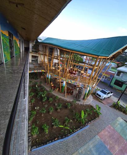 Bonding Coffee Roaster Café & Hotel (Bonding Coffee Roaster Cafe & Hotel) in Quepos