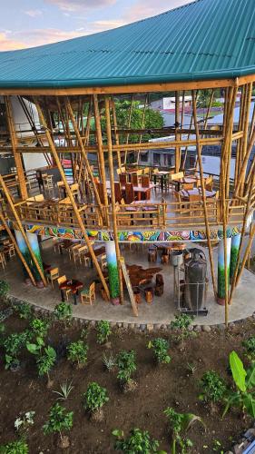 Restoran, Bonding Coffee Roaster Café & Hotel (Bonding Coffee Roaster Cafe & Hotel) in Quepos