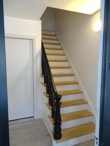 Comfortable 3 Bed Apt in Quiet Neighborhood in Wayland, USA