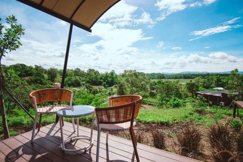 2Someplace in Mae Lao