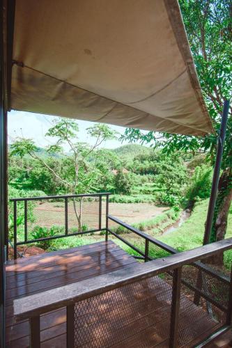 2Someplace in Mae Lao