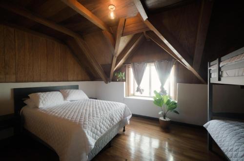 Hostal Don Cenobio in Flores