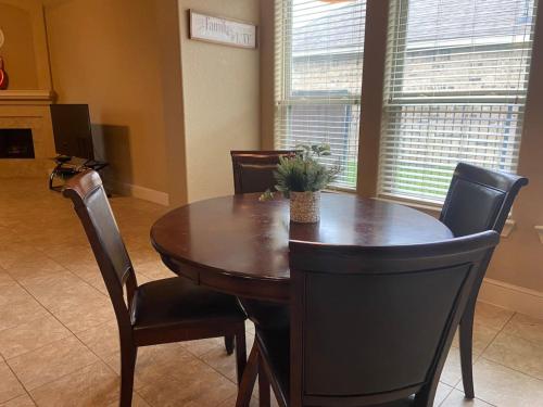 Spacious 4 Bed & 2 Bath Home in the Woodlands, TX, Spring (Foto 10)