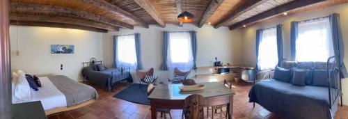 Hotel La Tarjea in เรอัล เด กาตอร์เซ