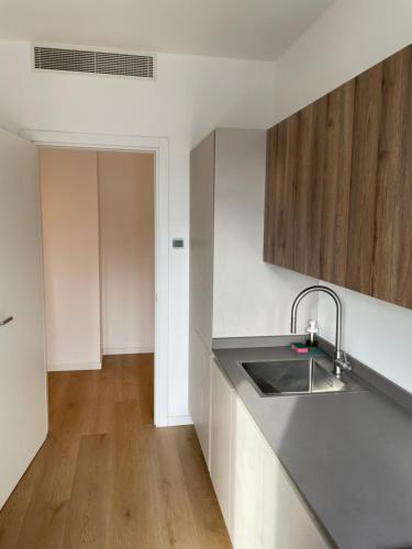 Trilocale con vista e due bagni Metro Blu Piazza Frattini