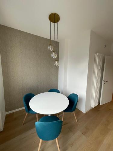 Trilocale con vista e due bagni Metro Blu Piazza Frattini